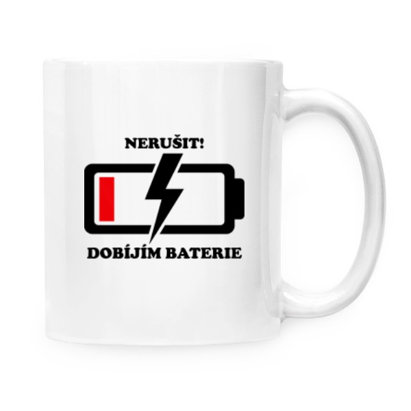 Hrnek malý bílý s potiskem Dobíjím baterie, nerušit!