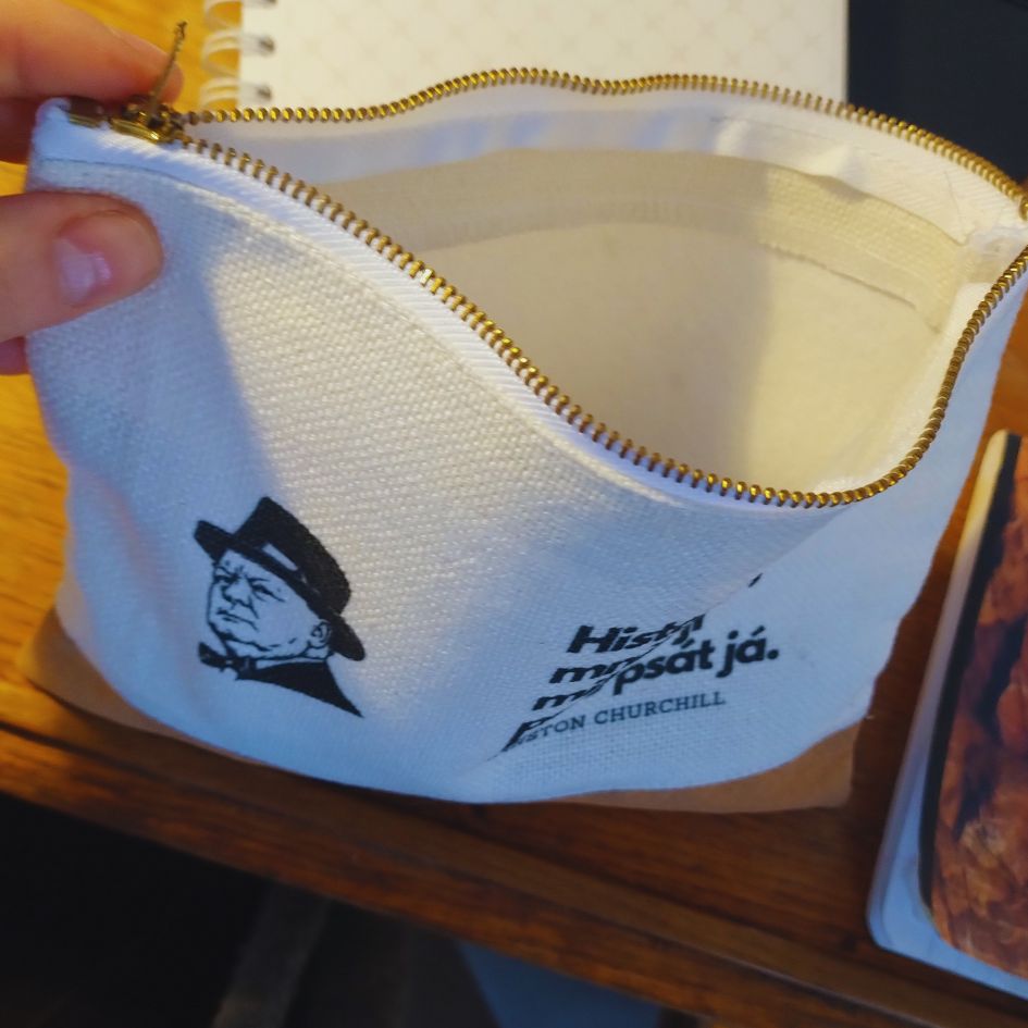Penál lněný s potiskem Penál Churchill