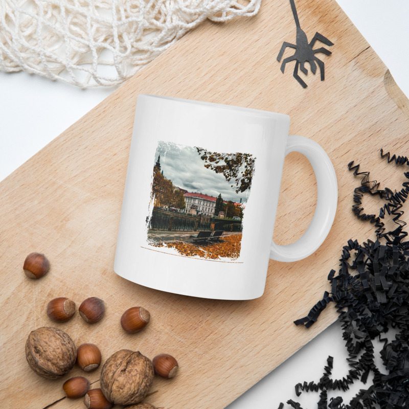 Hrnek malý bílý s potiskem HK - Lavičky