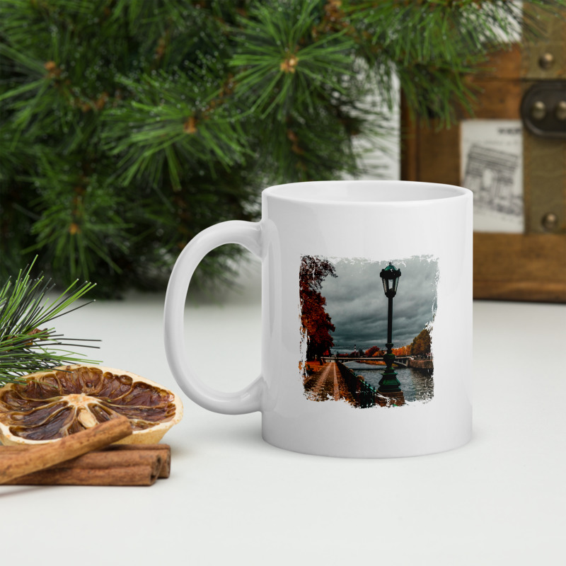 Hrnek malý bílý s potiskem HK - Lampa